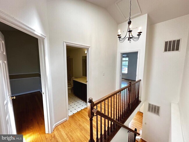 Building Photo - 9799 Mock Orange Ct