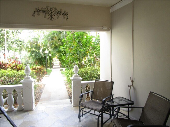 Building Photo - 5111 W Oakland Park Blvd