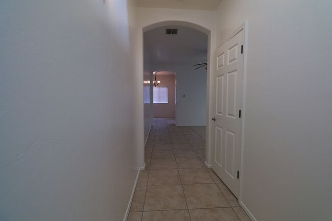 Building Photo - Great Location! 3Bed 2Bath House