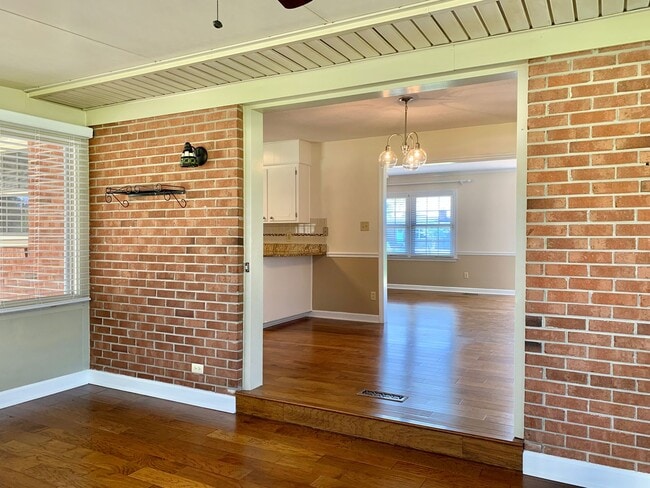 Building Photo - Charming Updated Home, Quiet Street Near Base, Fenced Yard!