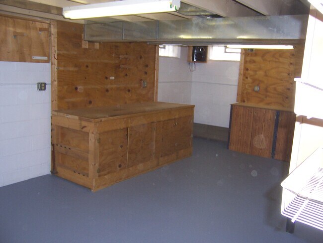 Basement - 341 E Gauer Cir