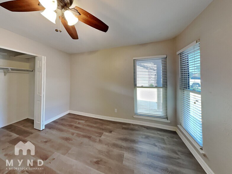 Building Photo - 521 Magnolia Dr