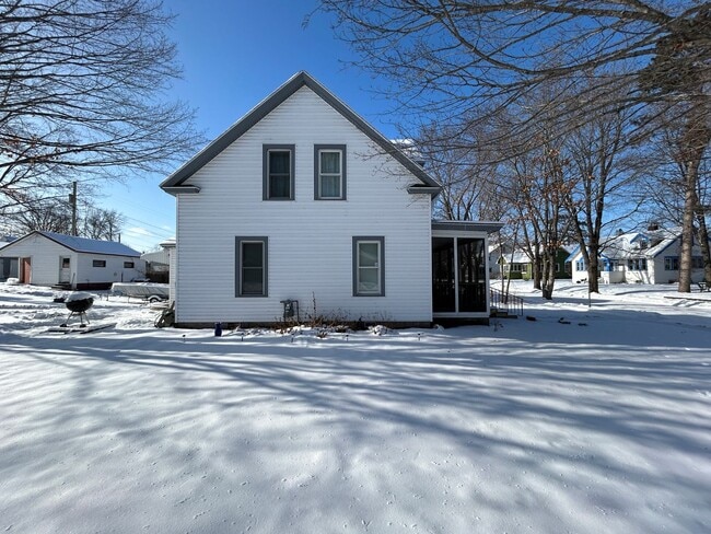 Building Photo - Cute 1 Bed, 1 Bath home in Crosby - Includ...