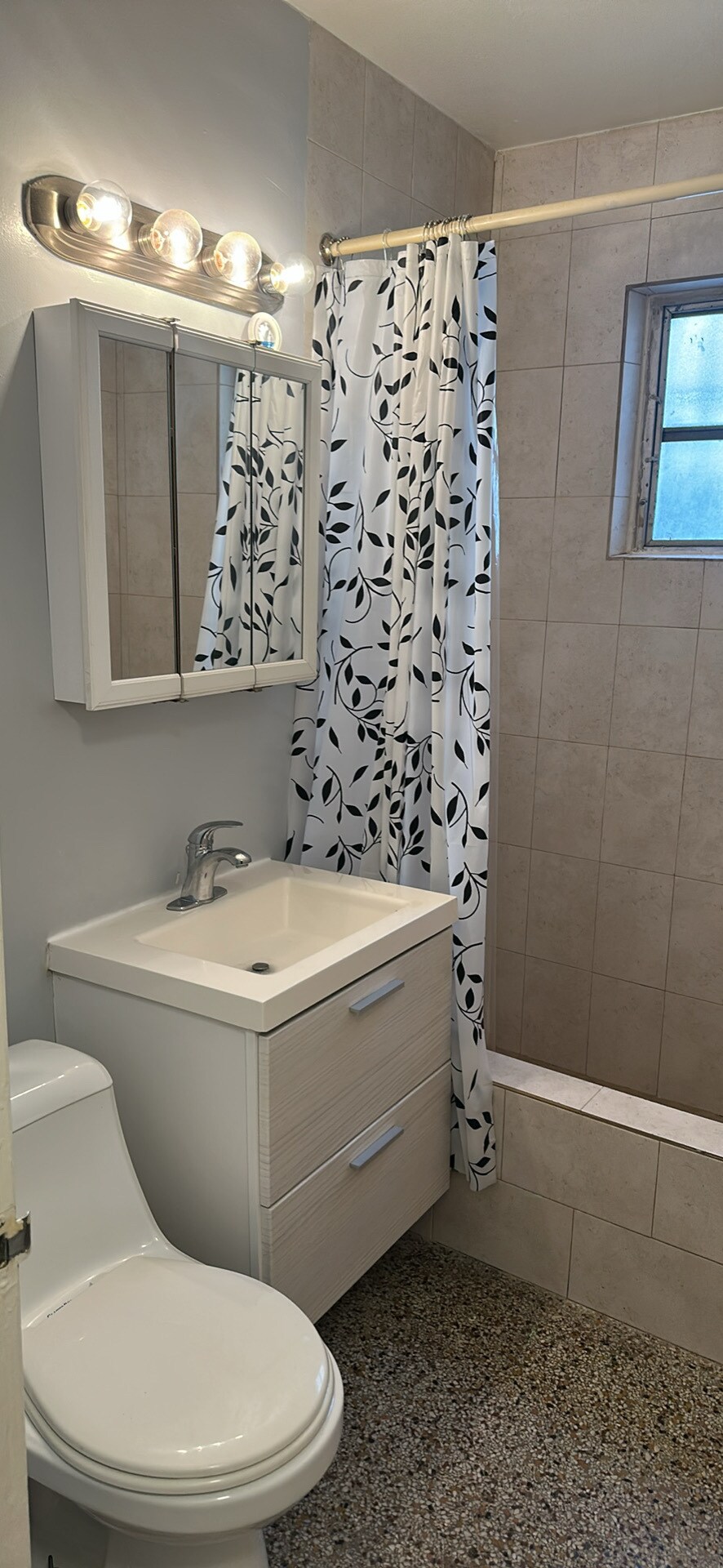 Building Photo - 2024 Taylor St