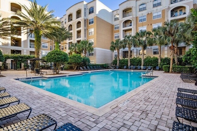 Building Photo - Renovated 1 Bedroom 1 Bathroom Condo with ...
