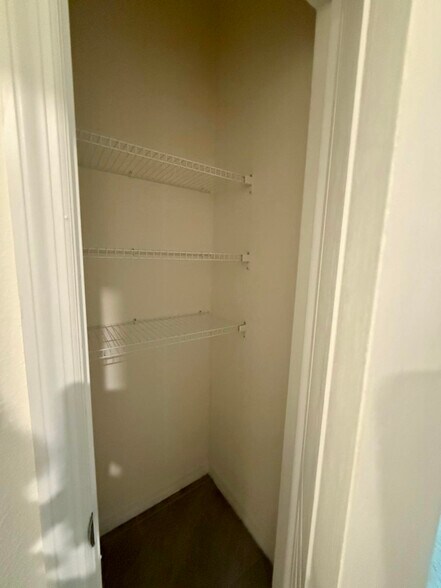 Building Photo - 1763 Post Oak Dr