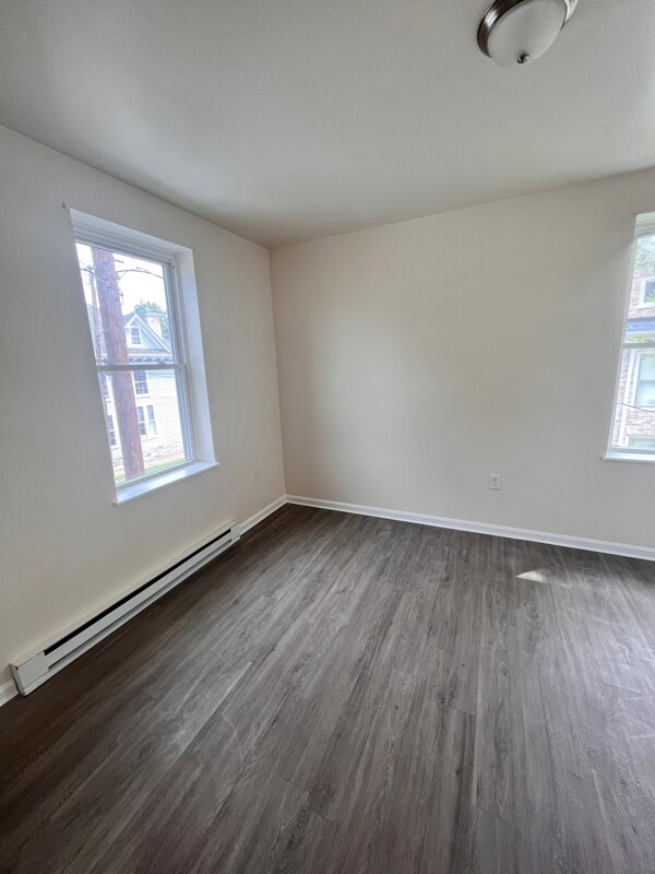 Building Photo - 213 W Court St