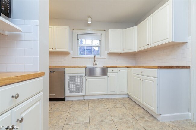 Building Photo - 3350 Avalon Rd