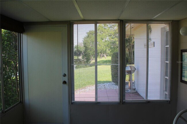 Building Photo - 5062 Live Oak Cir