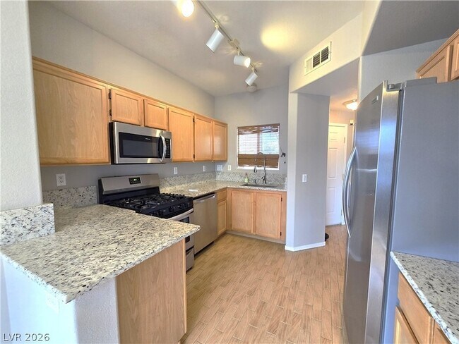 Building Photo - 1050 E Cactus Ave
