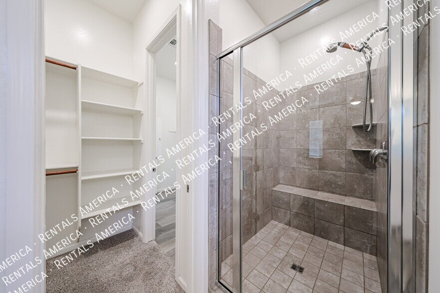 Building Photo - 3865 E Dogwood Pl