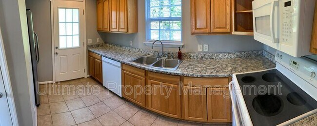 Building Photo - 3913 Wilshire Blvd