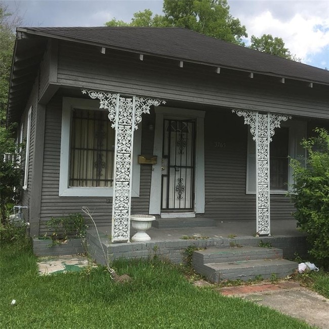 Primary Photo - 3765 Usan St