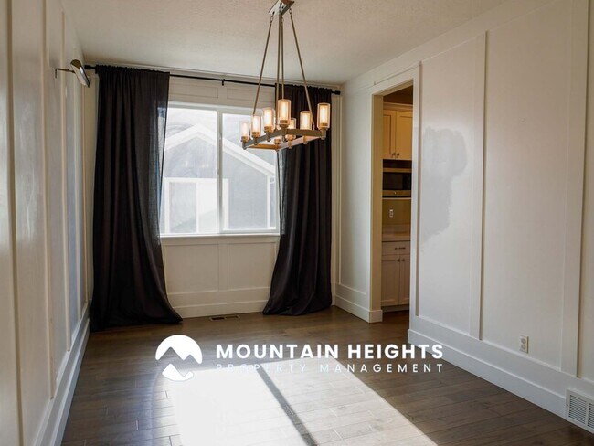 Building Photo - 2274 S 50 E