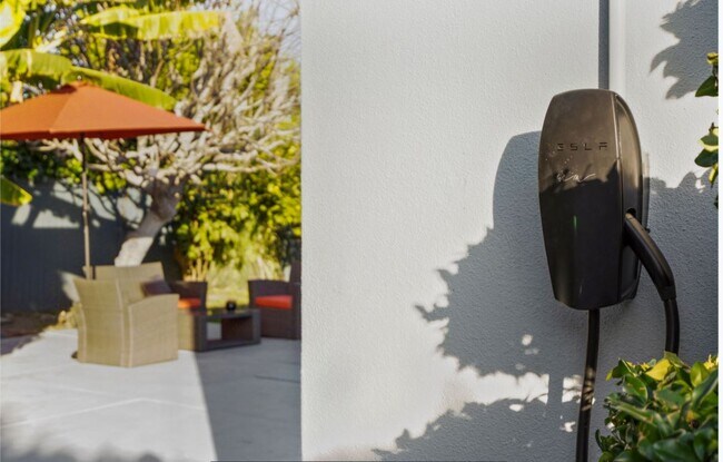 Building Photo - 5601 Corbett St