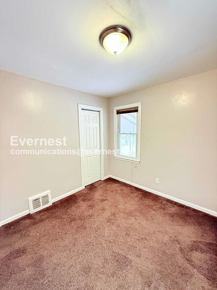 Building Photo - 6901 Heyden St