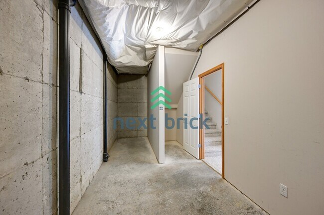 Building Photo - Spacious 4-Bed Retreat in Lynnwood with 3.5 Baths and 2,224 Sq. Ft. of Comfort!