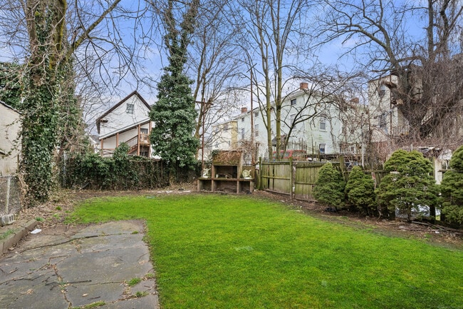 Building Photo - 666 Ogden St