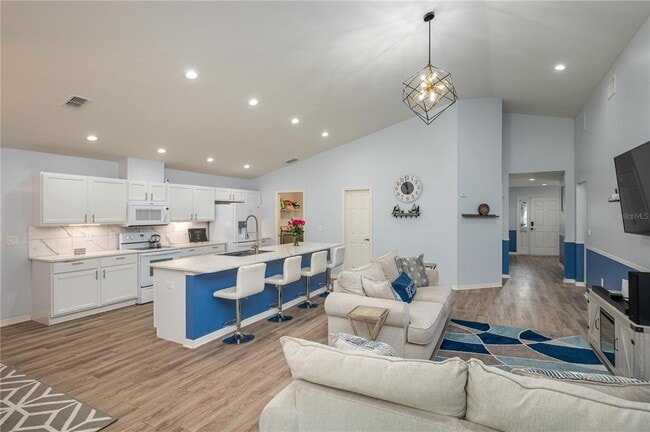 Building Photo - 501 Interlock St