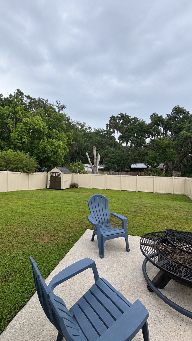 Building Photo - 2634 E Lake Pointe Dr