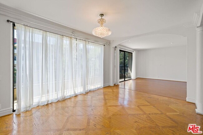 Building Photo - 1210 Kings Rd