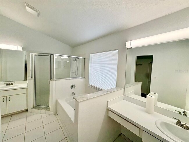 Building Photo - 30643 Tremont Dr