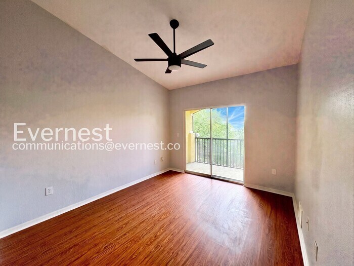 Building Photo - 10123 Courtney Palms Blvd