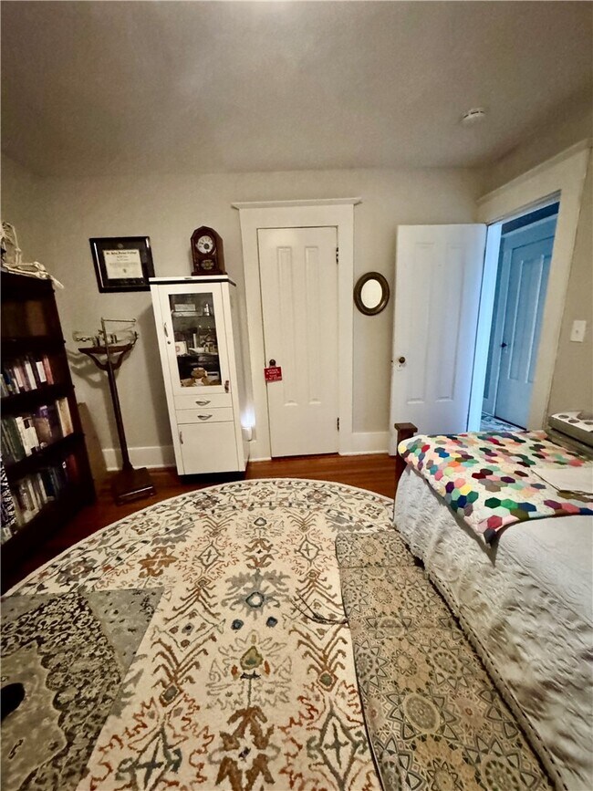 Building Photo - 275 Rosedale St