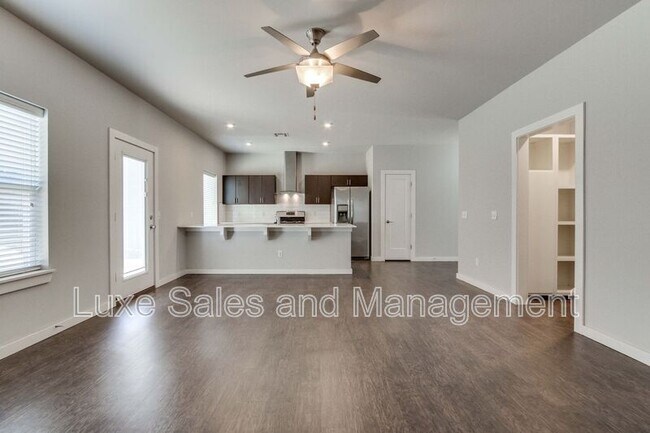 Building Photo - 17604 Sunny Hollow Rd