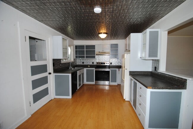 Building Photo - 1506 Third Ave