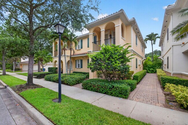 Building Photo - 213 Barcelona Dr