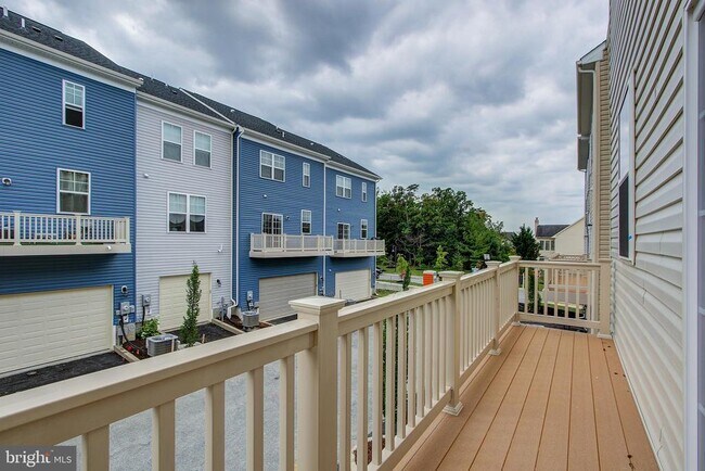 Building Photo - 14217 Travilah Rd