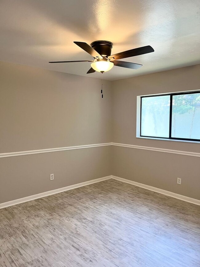 Building Photo - Two Bed, Two Bath Condo at Windsor Crossing