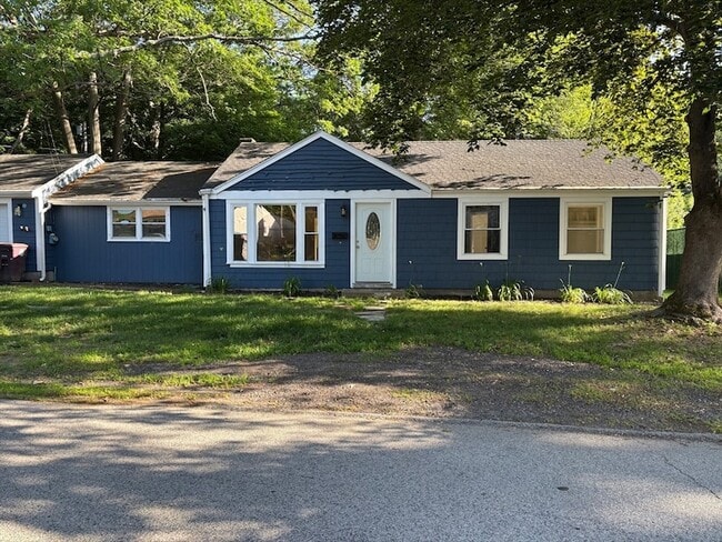 Primary Photo - 215 Jaffrey St