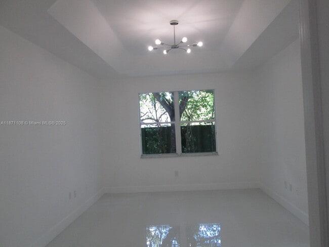Building Photo - 6672 NW 107 Ct