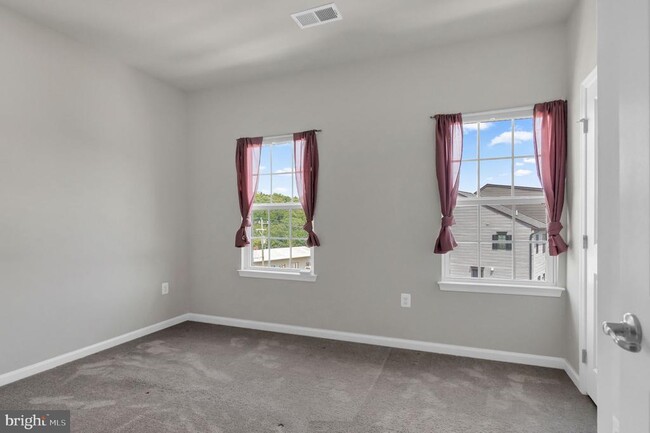 Building Photo - 1322 Depot Ln