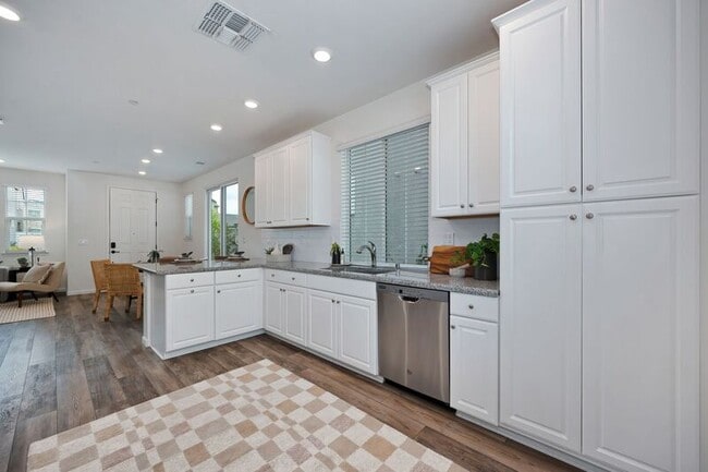 Building Photo - 1588 Parkside Way