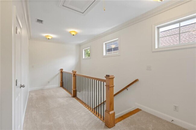 Building Photo - 319 Barbados Ln