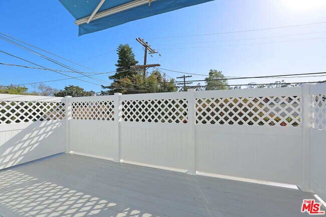 Building Photo - 311 S Church Ln