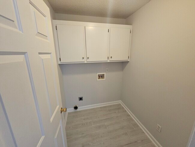 Building Photo - 219 Plantation Pointe Dr