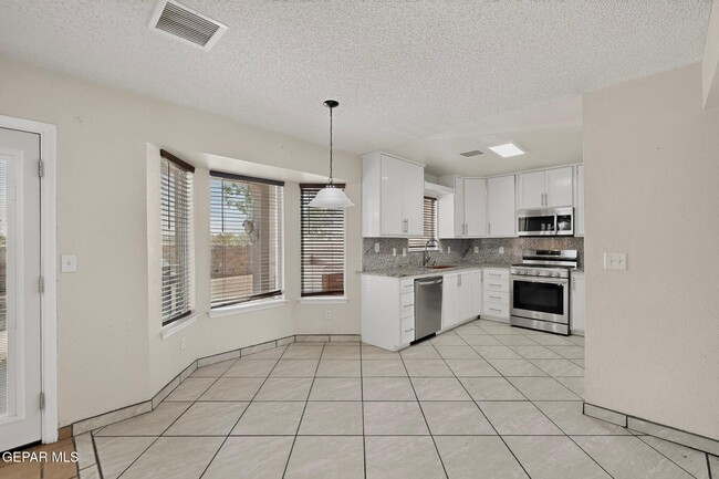 Building Photo - 14224 Desert Ash Dr
