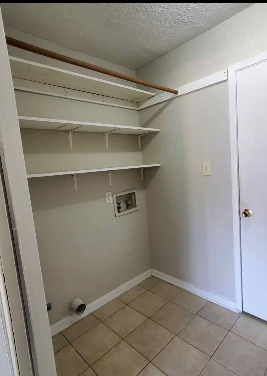 Building Photo - 7455 Calder Ave