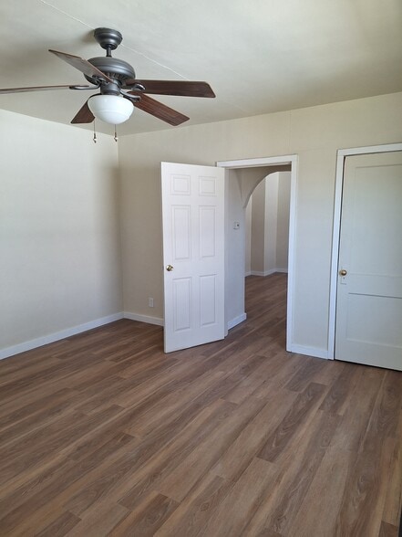 Building Photo - 2300 N Heidelbach Ave