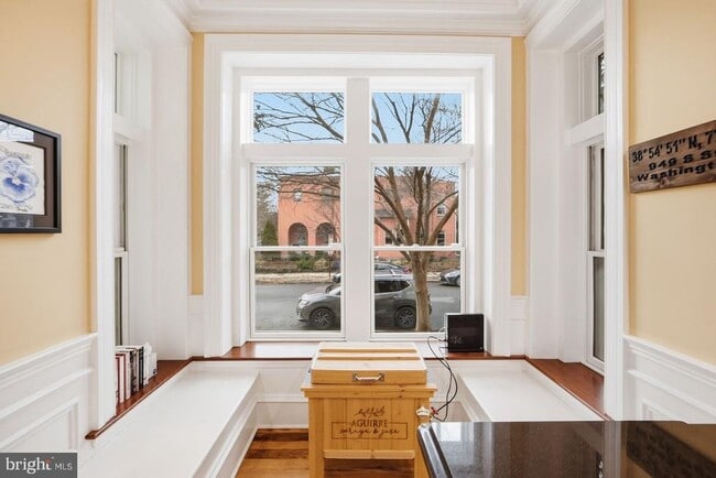 Building Photo - 949 S St NW