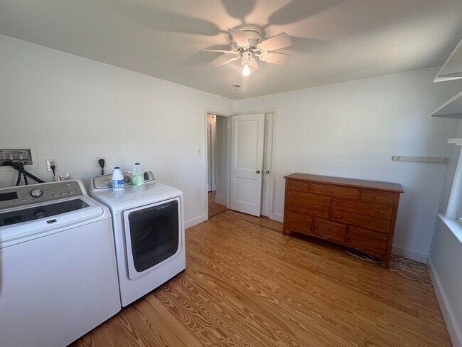 Building Photo - 411 Cutts Ave