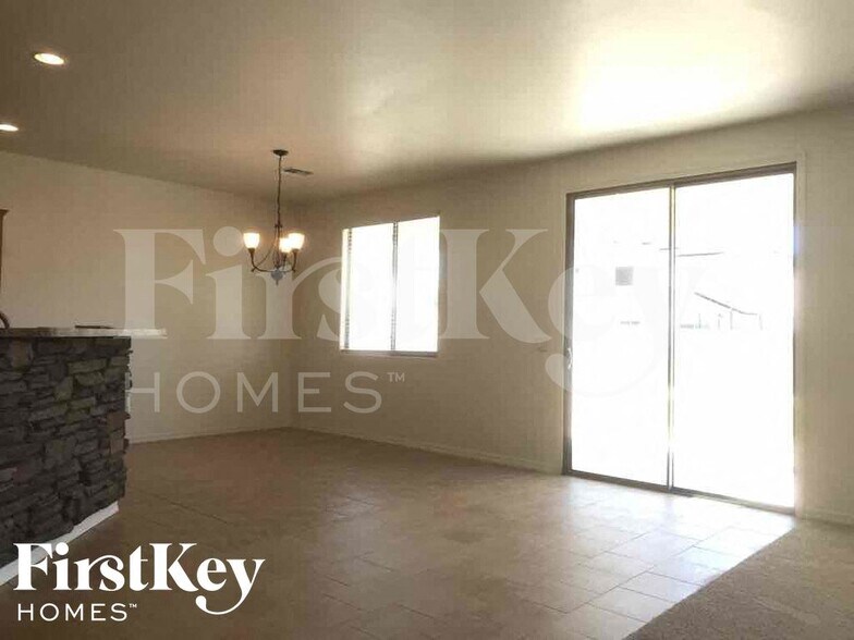 Building Photo - 14495 N 135th Ln