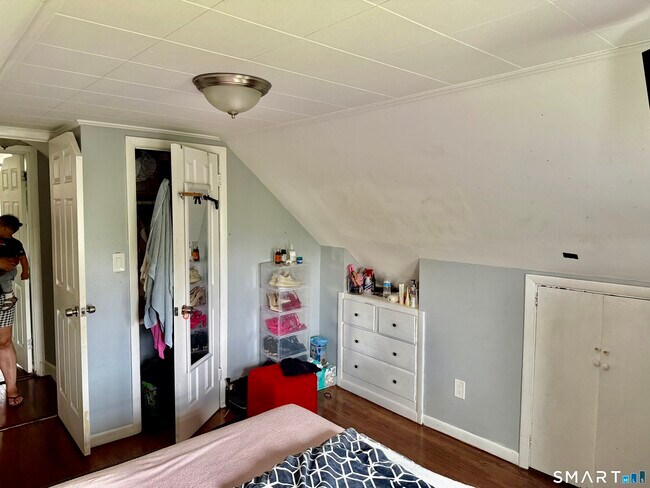 Building Photo - 15 Edwards St