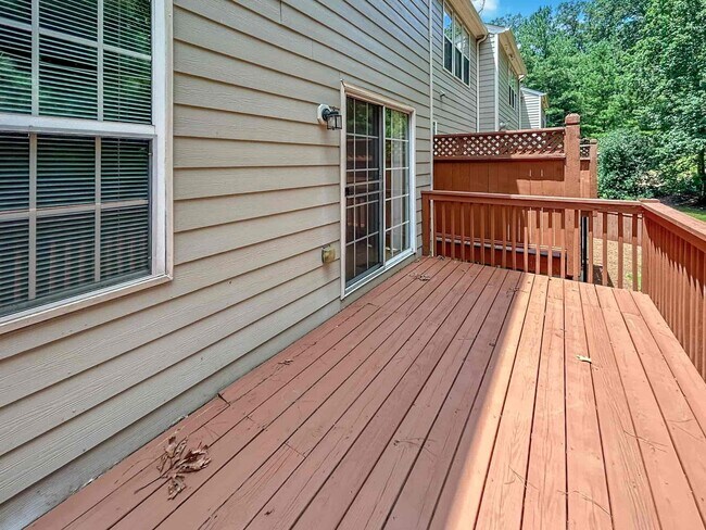 Building Photo - 4033 Edgecomb Dr