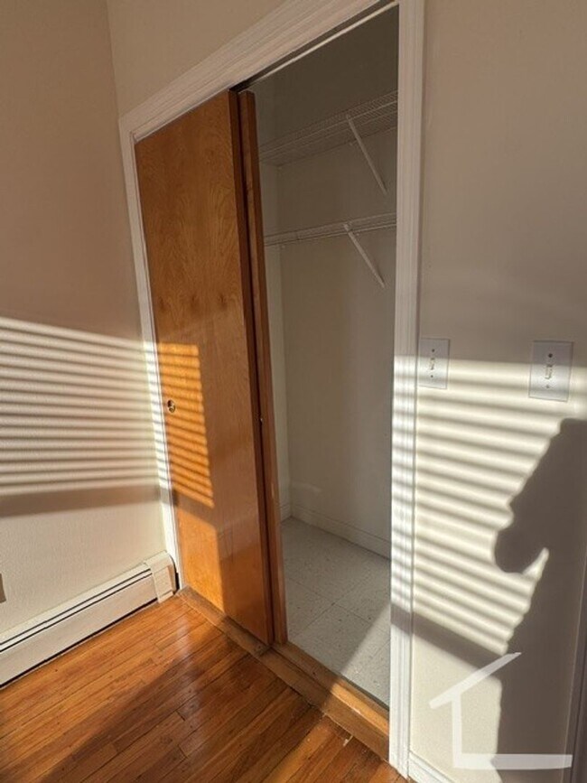 Building Photo - 1bed in Brighton No fee