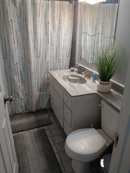 Building Photo - 7248 Shoshone Ave